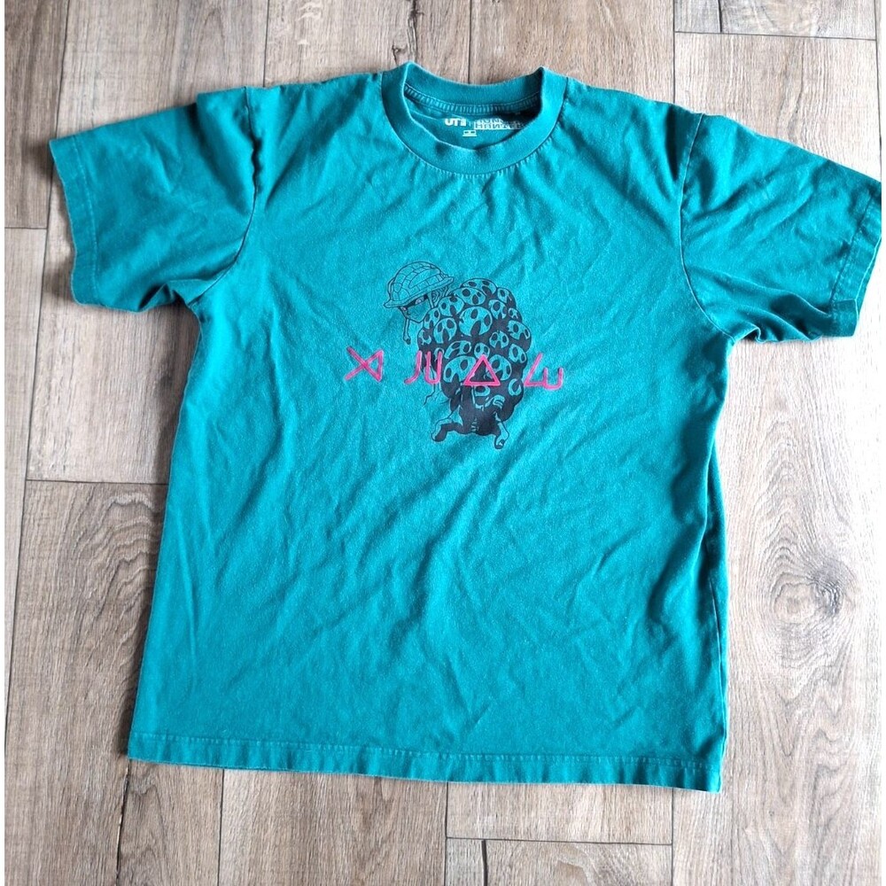 UNIQLO x Hunter x Hunter Anime UT Graphic Collaboration T-shirt, Size Medium